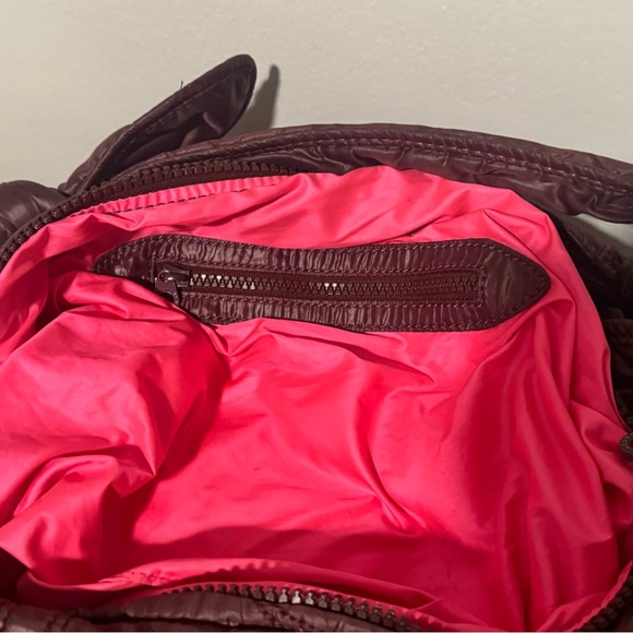 Marc Jacob Elegant Quilted Burgundy Handbag - Picture 7 of 7